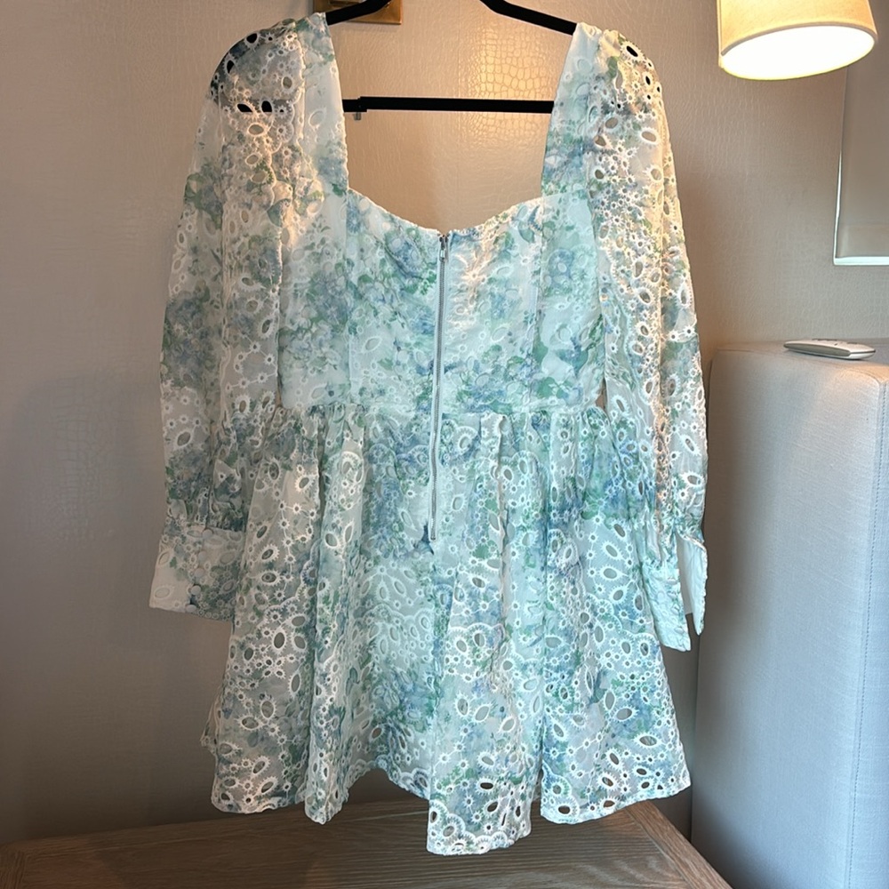 Never been worn! Bardot eyelet dress. All tags attached with sleeve button - Picture 4 of 8